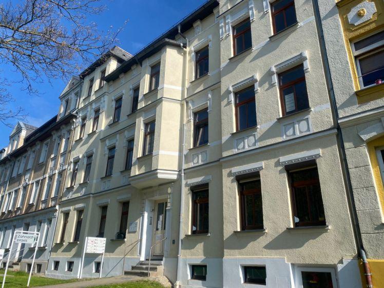 Raumwunder im 1. OG / großer Balkon an der Küche / Bad mit Fenster - Photo 1