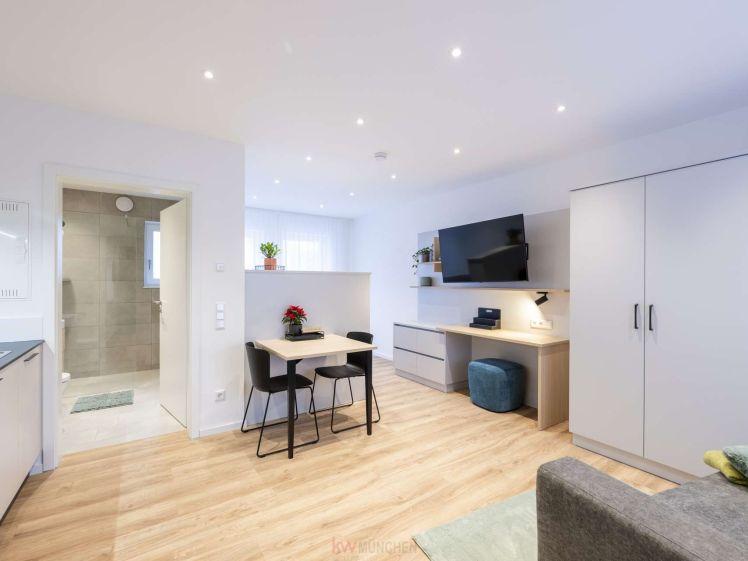 Neubau! Komplett möbliert mit SchreinerKüche und hochwertigen Schreinermöbeln! Südbalkon! - Photo 1