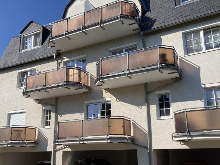 Fraureuth: *Schöne 3-Raumwohnung mit Balkon und Carport-Stellplatz optional!* - Foto 1