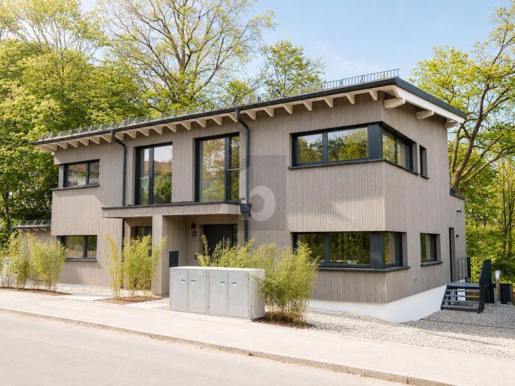 MODERN, MEHRERE TERRASSEN UND BLICK INS GRÜNE - Foto 1