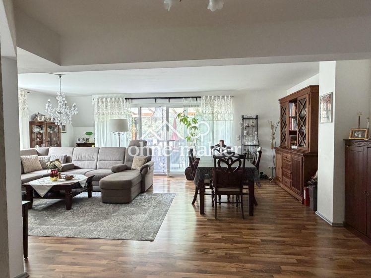 100m² Wohnung mit Fußbodenheizung, Klimaanlage, Balkon, 2 PKW Stellplätze - Photo 1