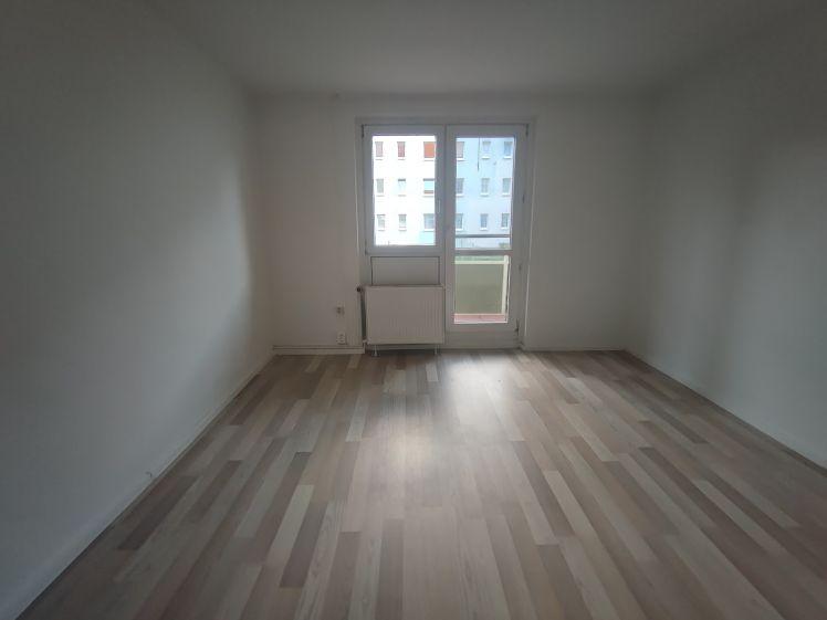 Erdgeschosswohnung- schnell einziehen und Miete sparen - Photo 1