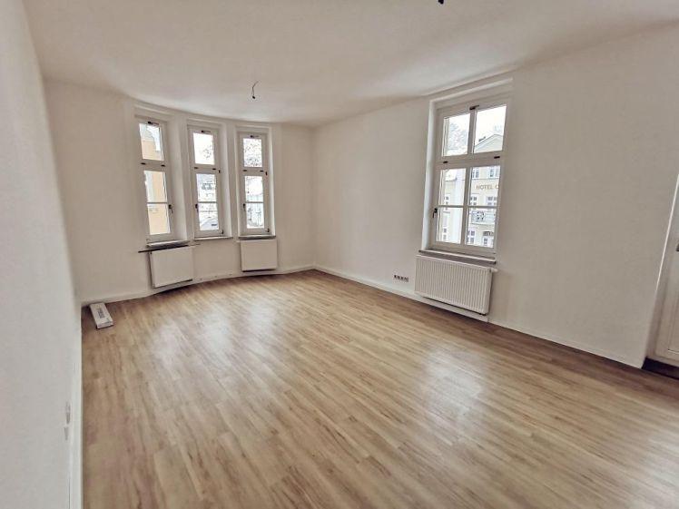 Helle 3-Zimmer-Wohnung mit 3 Balkonen in zentraler Lage - Photo 1
