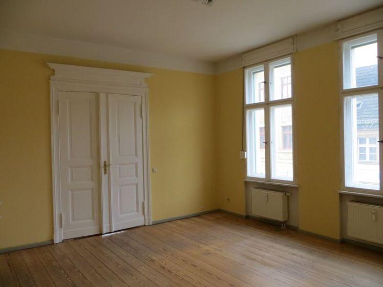 tolle Altbauwohnung mit super Aussicht im 01. OG - Foto 1
