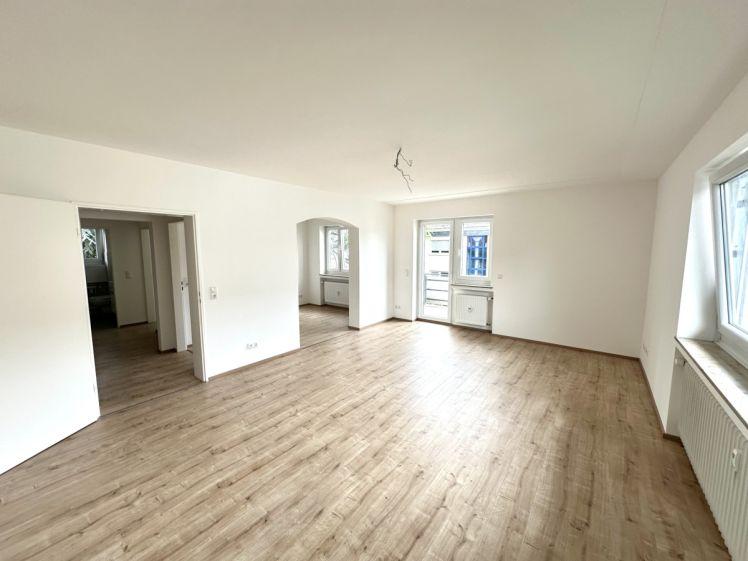 Ruhige Wohnlage 3,5 Zimmerwohnung in einem 3-Parteienhaus! - Photo 1