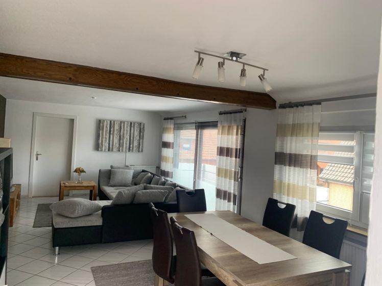 Schöne Dachgeschosswohnung mit großer Dachterrasse in Sulingen zu vermieten - Photo 1