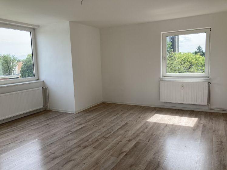 Wohlfühlwohnung mit Badewanne und viel Tageslicht - Photo 1