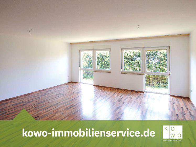 Renovierte 1-Zimmer-Wohnung mit Einbauküche, Laminat und Blick ins Grüne! - Photo 1