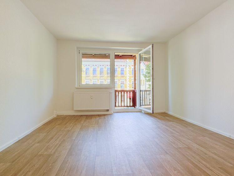 Familienfreundlich wohnen: Frisch renovierte Wohnung mit Balkon und Tageslichtbad - Foto 1