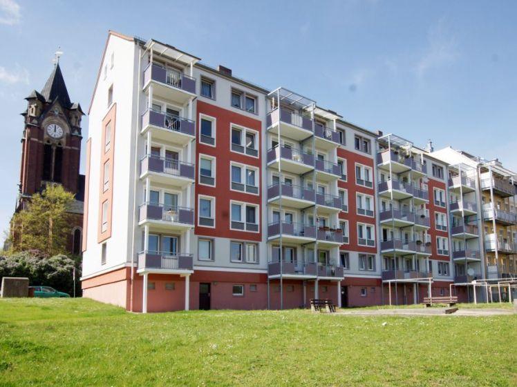 !AB JULI! Frisch renoviert, hell und ganz oben – Ihr neues Zuhause - Foto 1