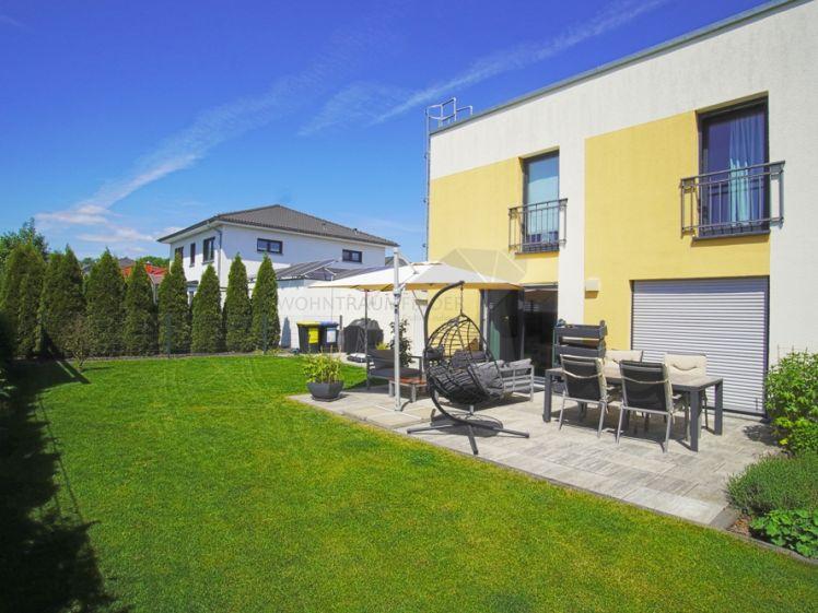 !! Traumhaus in C-Rabenstein !! Exklusive Doppelhaushälfte mit Garage, Terrasse und Garten - Foto 1
