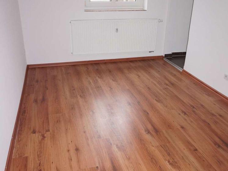 Mieter ab 1.8. gesucht / Laminat / Bad mit Dusche / Uni-Nähe - Foto 1