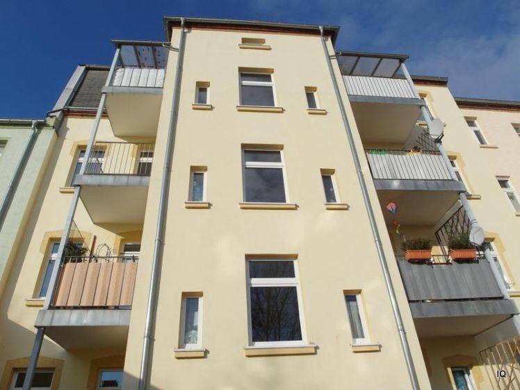Ab August 2026: Freundliche 3-Zimmer-Wohnung mit Balkon/Hofseite, Laminatboden & Badewanne - Foto 1