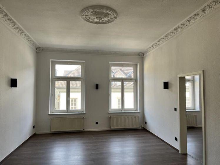 großzügige Wohnung im Zentrum - Photo 1