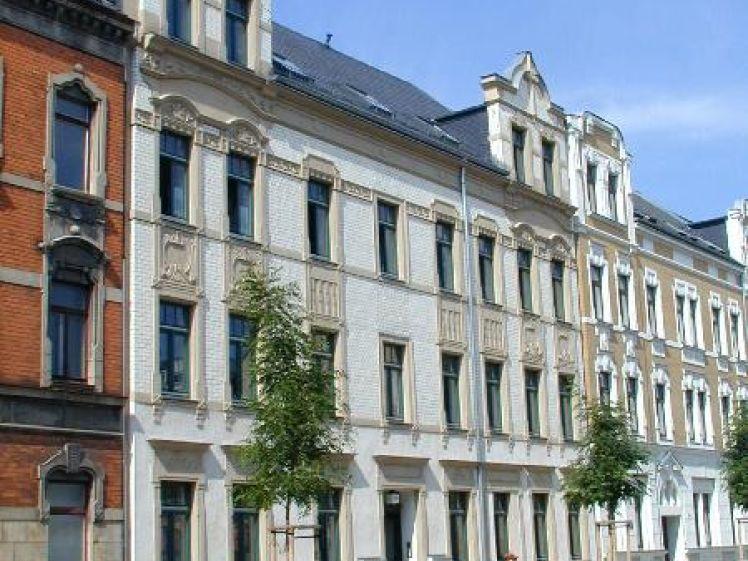 Tolle 2-Zi Dachgeschosswohnung mit Essbereich an der Küche - Foto 1