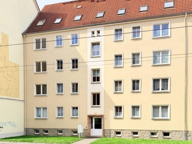 sofort verfügbar: frisch renovierte 2-Raum-Wohnung mit Balkon - Foto 1