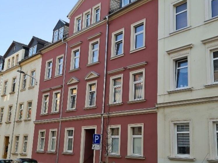 Geräumige 2-Zimmer-Wohnung im Dachgeschoss, frisch renoviert - Photo 1