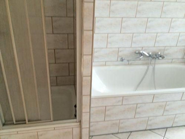 *** Großzügige 2-Zimmer mit Aufzug, Wanne, Dusche und Laminat in zentraler Lage!! ** - Photo 1