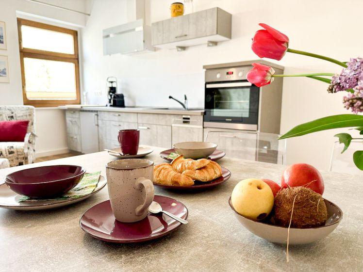 *TOP vollmöbliertes 2,5 Zi. Appartement im Zentrum von Weinböhla*Gartenanteil*Terrasse* *Stellplatz* - Foto 1
