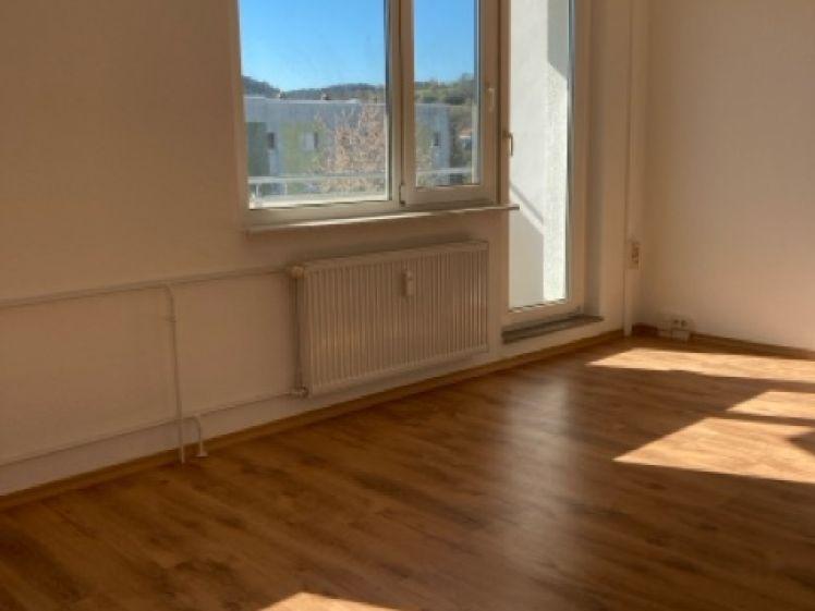 Helle Familienwohnung mit Balkon – ab sofort verfügbar - Photo 1