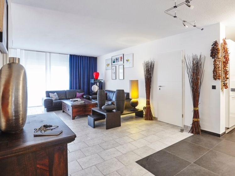 Großzügige 4-Zimmer-Wohnung mit Balkon im ehemaligen Vierkanthof in Mönchengladbach - Holt - Photo 1