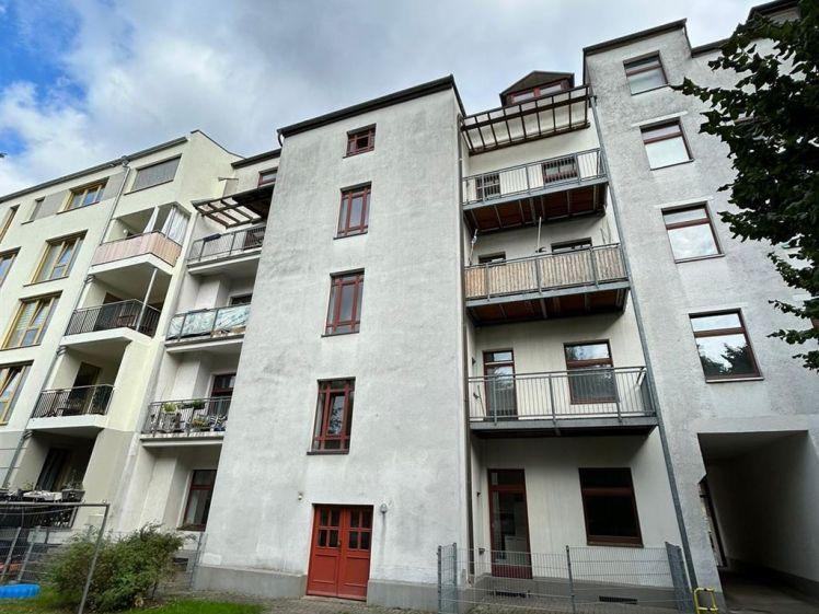 Großzügige 2-Zimmer mit Balkon, EBK, Wannenbad und Laminat in zentraler Lage! SP mgl. - Foto 1
