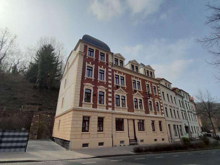 Gepflegte 2-Zimmer Dachgeschosswohnung mit Einbauküche in Meißen - Photo 1