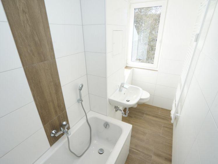 Erstbezug nach Sanierung I neues Wannenbad - Foto 1