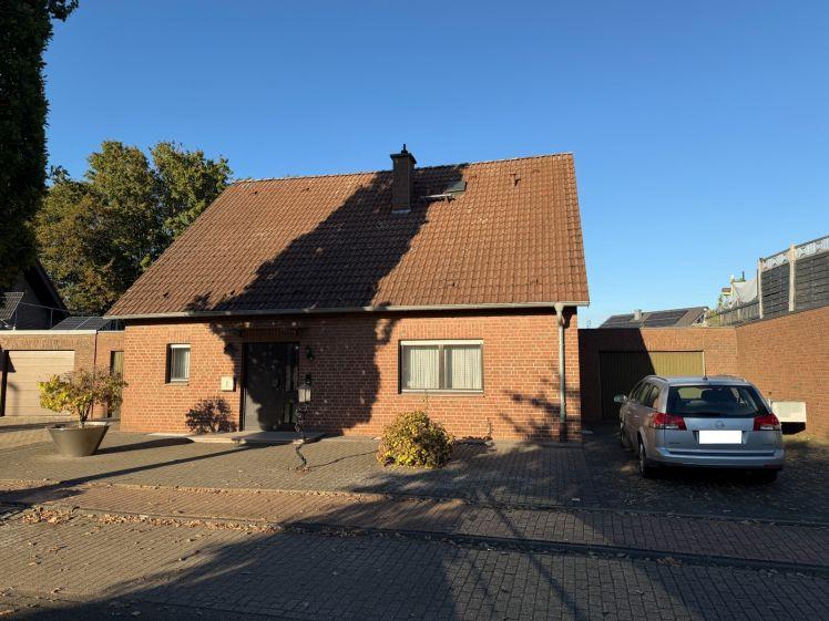 Viel Platz zum Wohlfühlen - großzügiges Einfamilienhaus zur Miete in Jüchen-Garzweiler - Photo 1