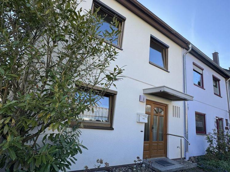 Co ** Nähe Finanzamt ** 8 Zimmer ca 160 qm ** Garage ** kl. Garten - Foto 1