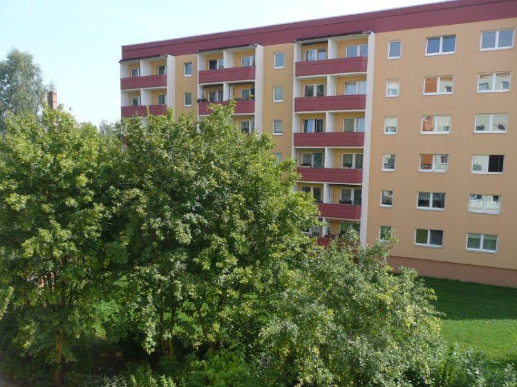 Großzügiges Wohnzimmer mit Balkon! - Photo 1