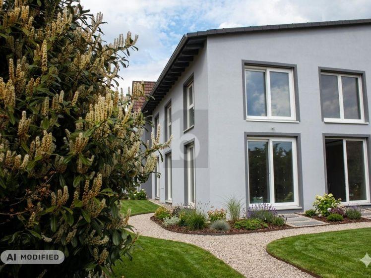 STIL UND KOMFORT IN ZENTRUMSNAHEM NEUBAU - Photo 1