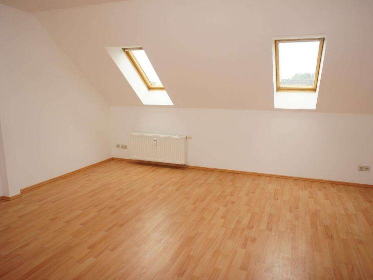 Traumwohnung in ruhiger Lage - im Dachgeschoss - frei ab 1.6.26 - Photo 1