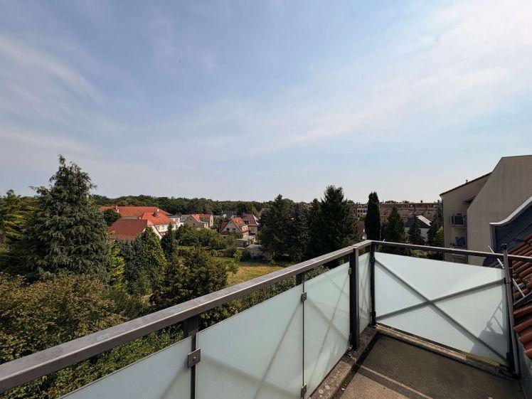 Wohnen über den Dächern: 3-Zimmer-DG-Wohnung mit Balkon! - Foto 1