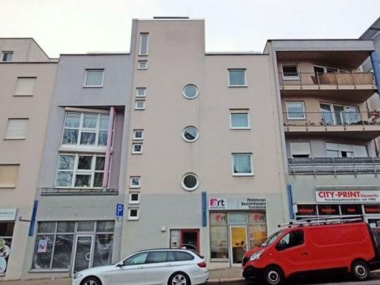 Große 2-Zimmer mit Balkon, Wanne, Abstellraum und Laminat in TOP-Lage! - Foto 1