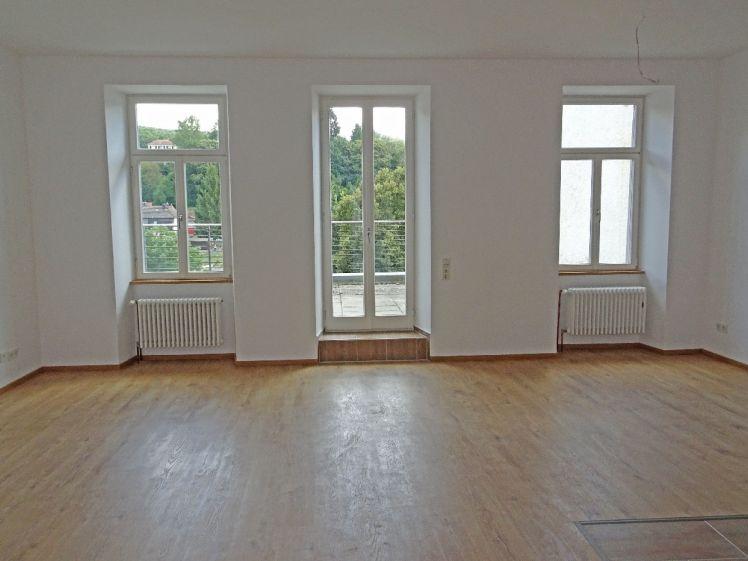 Top sanierte Altbauwohnung in denkmalgeschützem Anwesen mit großem Balkon und tollem Ausblick - Foto 1