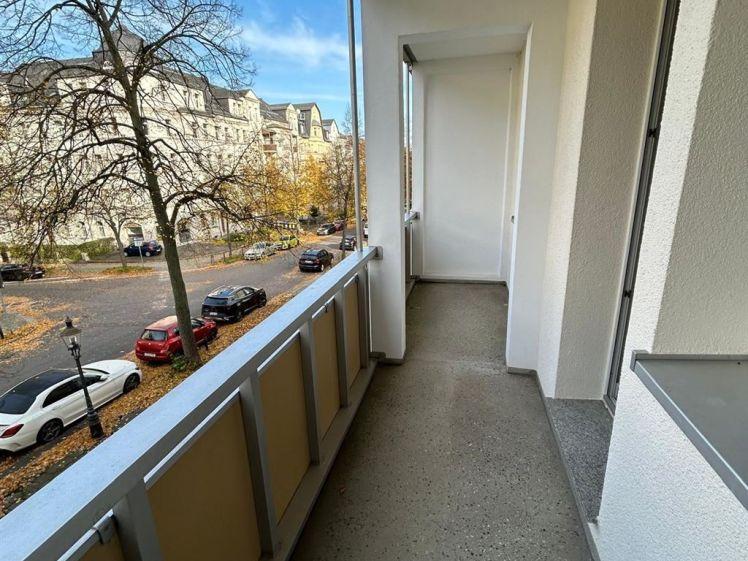 Helle 4-Zi. mit großem Balkon & Laminat in ruhiger Lage! - Foto 1