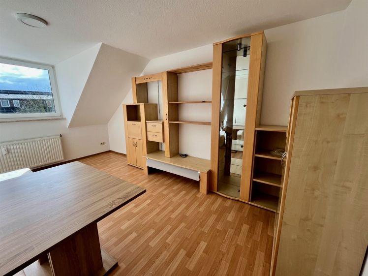 Gemütliche möblierte 2-Raum-Dachgeschosswohnung mit Rabatt im ersten Jahr - Foto 1