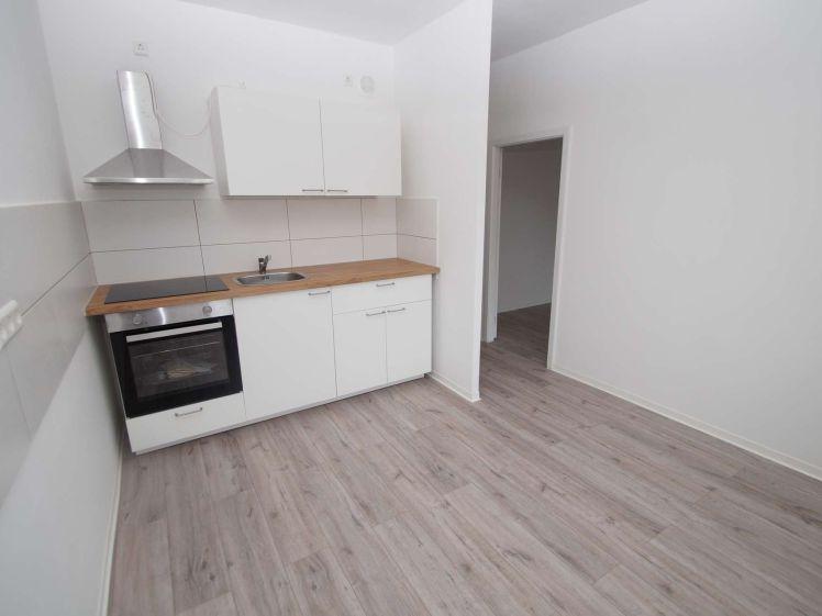 4-Zimmer-Wohnung mit BALKON, Bad mit Dusche, frisch saniert - Foto 1