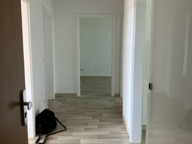 Sonnenplatz inklusive: Charmante 3-Zimmer-Oase mit Balkon - Photo 1