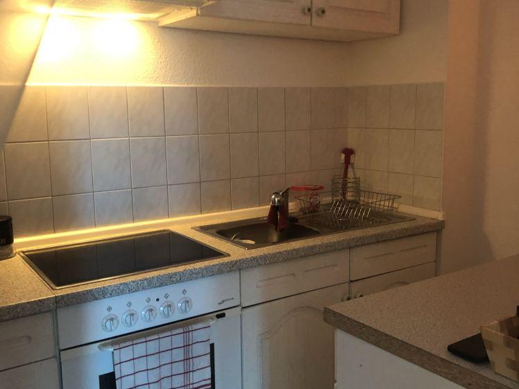 1-Raum Wohnung mit Balkon in Lengenfeld mit Stellplatz und Kellerabteil - Photo 1