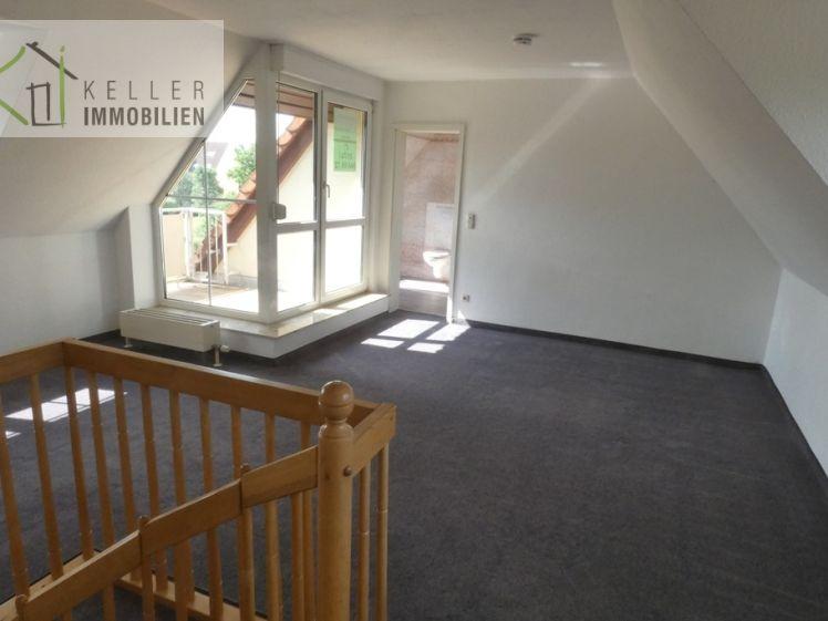 Wunderschöne 3-Raum-DG-Maisonette-Wohnung mit 2 Balkonen, 2 Bäder, TG-Stellplatz - Foto 1