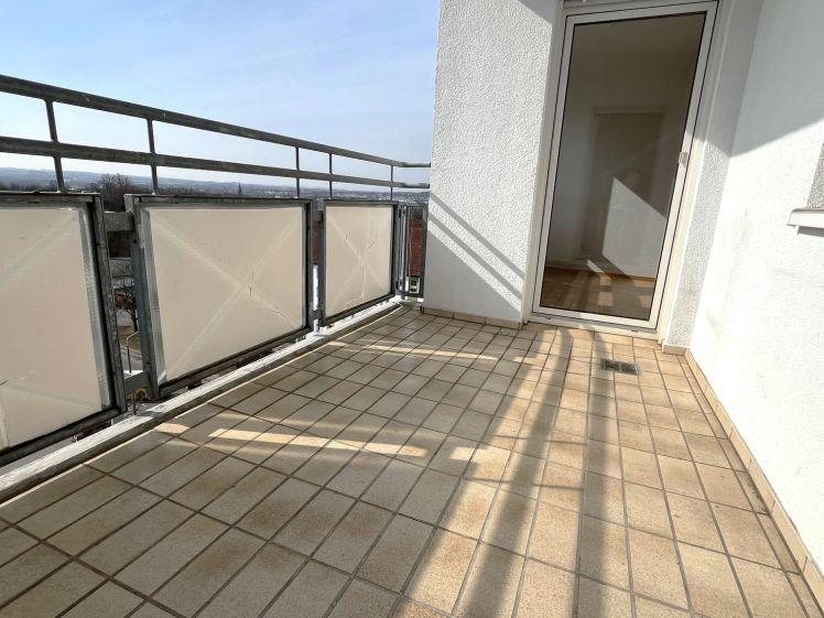 2-Zi.-Dachgeschoss-Whg. mit Balkon, Lift , Stellplatz und FERNBLICK - Foto 1