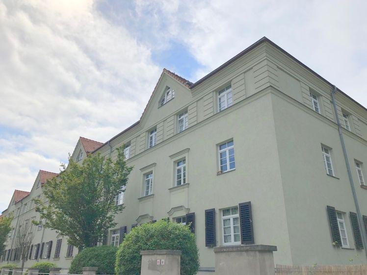 Helle 2-Raum Altbauwohnung mit Loggia & Garten* - Foto 1