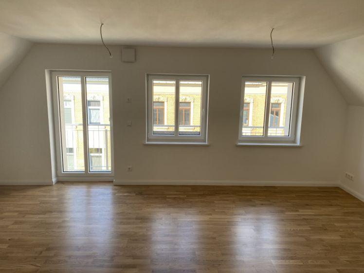 Neu sanierte Dachgeschoßwohnung - Foto 1