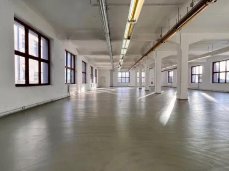 Fitnessstudios aufgepasst! Gewerbehallen mit Lastenaufzug - Photo 1