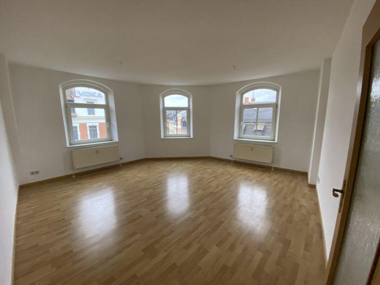 geräumige 3-Raum Dachgeschosswohnung mit schönem Weitblick - Photo 1