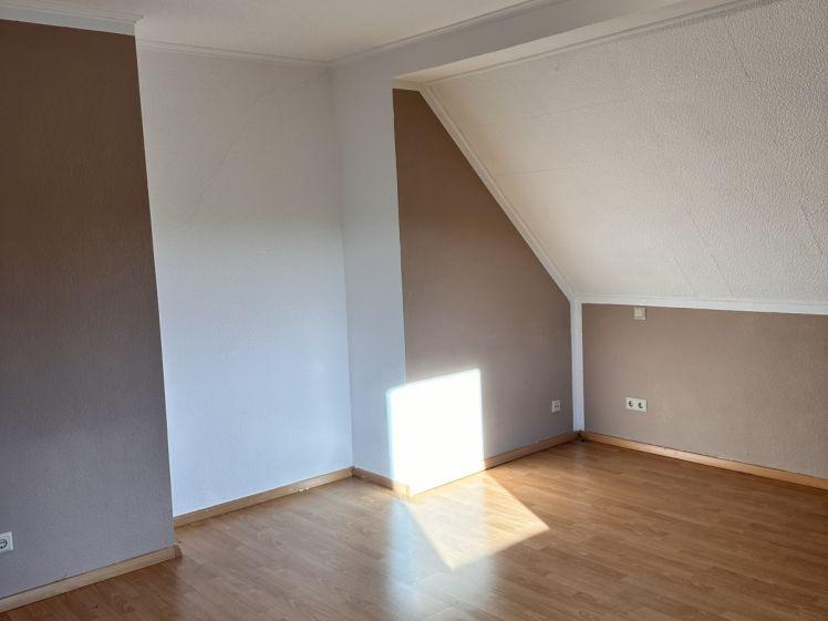 Solide Etagen Wohnung - Foto 1