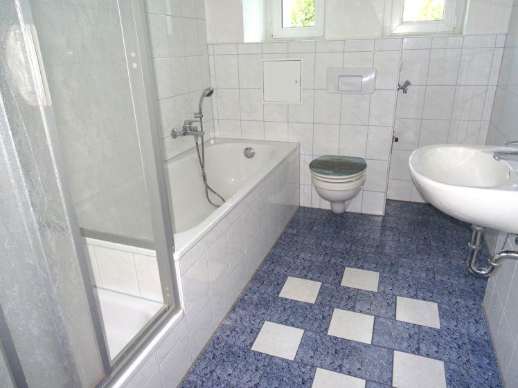 ** mit Balkon ** Gemütliche 2 Zimmer Wohnung in Werdau zu vermieten. - Foto 1