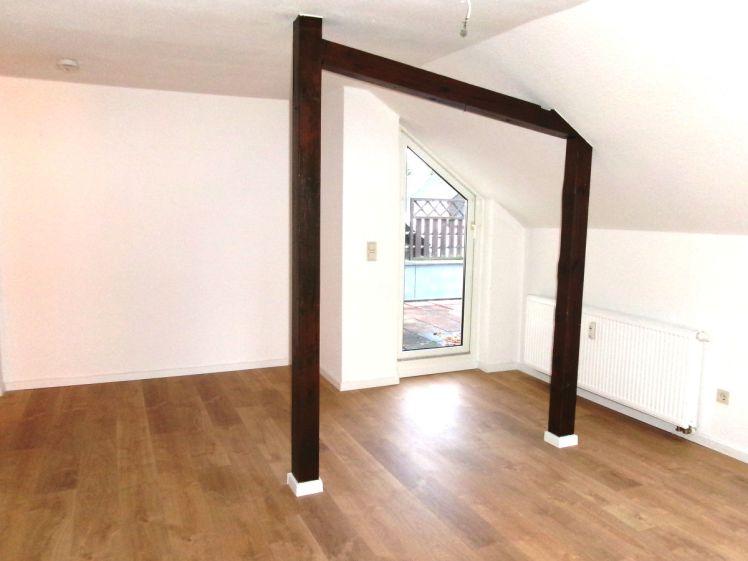 Ellefeld: charmante 2 Zi. nach Renovierung, mit großer Dachterrasse - Photo 1